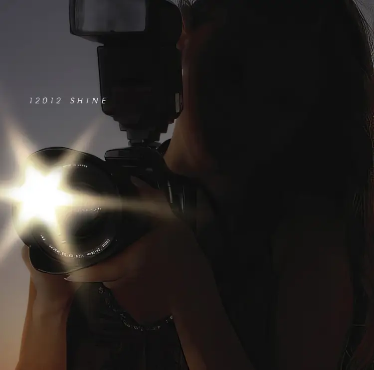 Portada del álbum SHINE