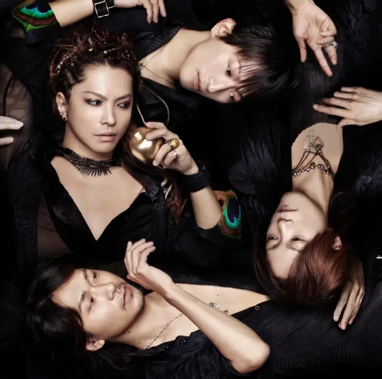 Portada del álbum X X X